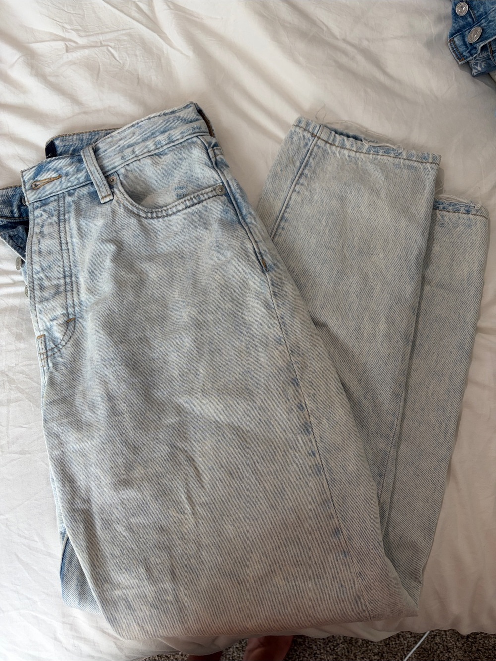 Lucky Brand Light Blue Button-Fly Denim Jeans